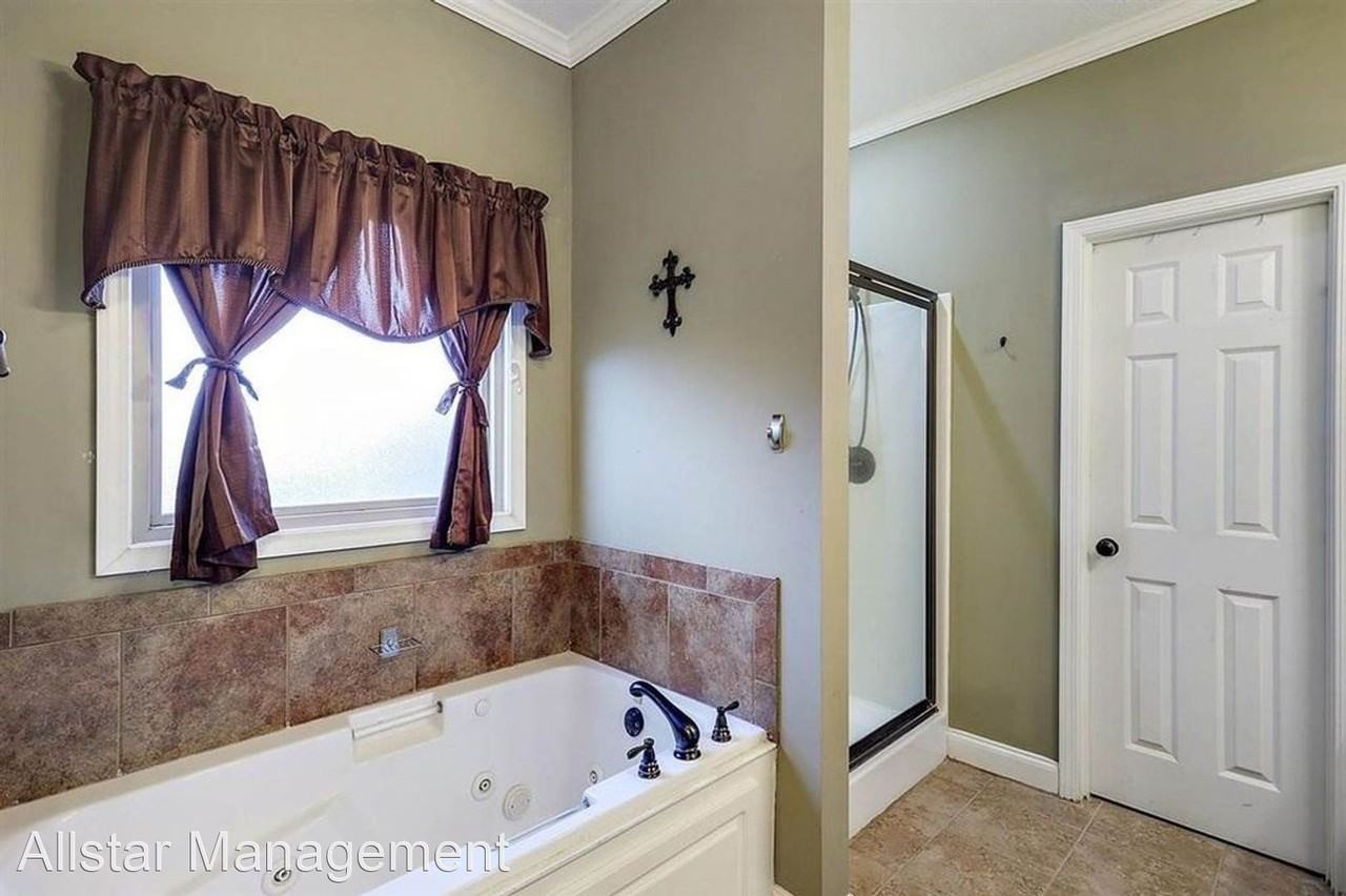 154 Lakeway Dr - Photo 2 of 7