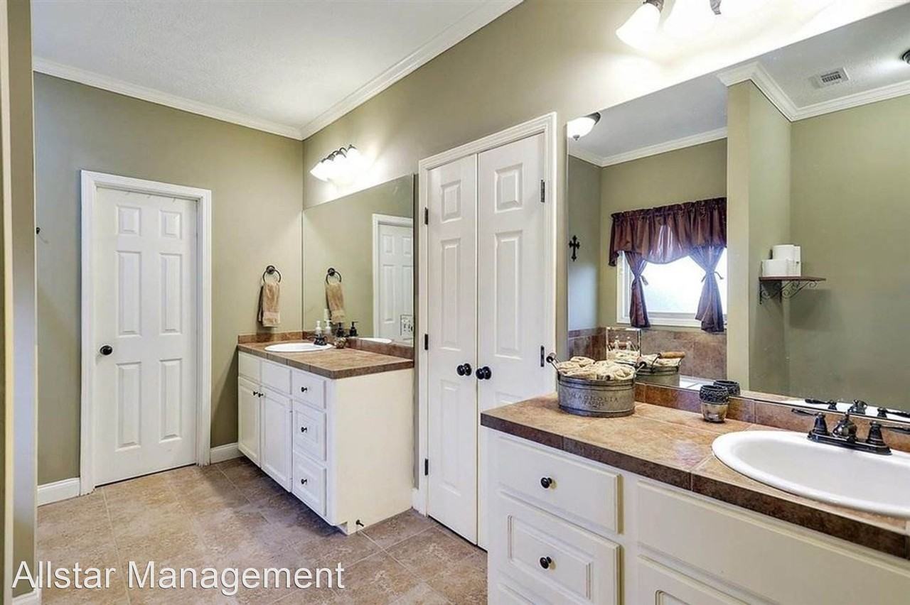 154 Lakeway Dr - Photo 3 of 7