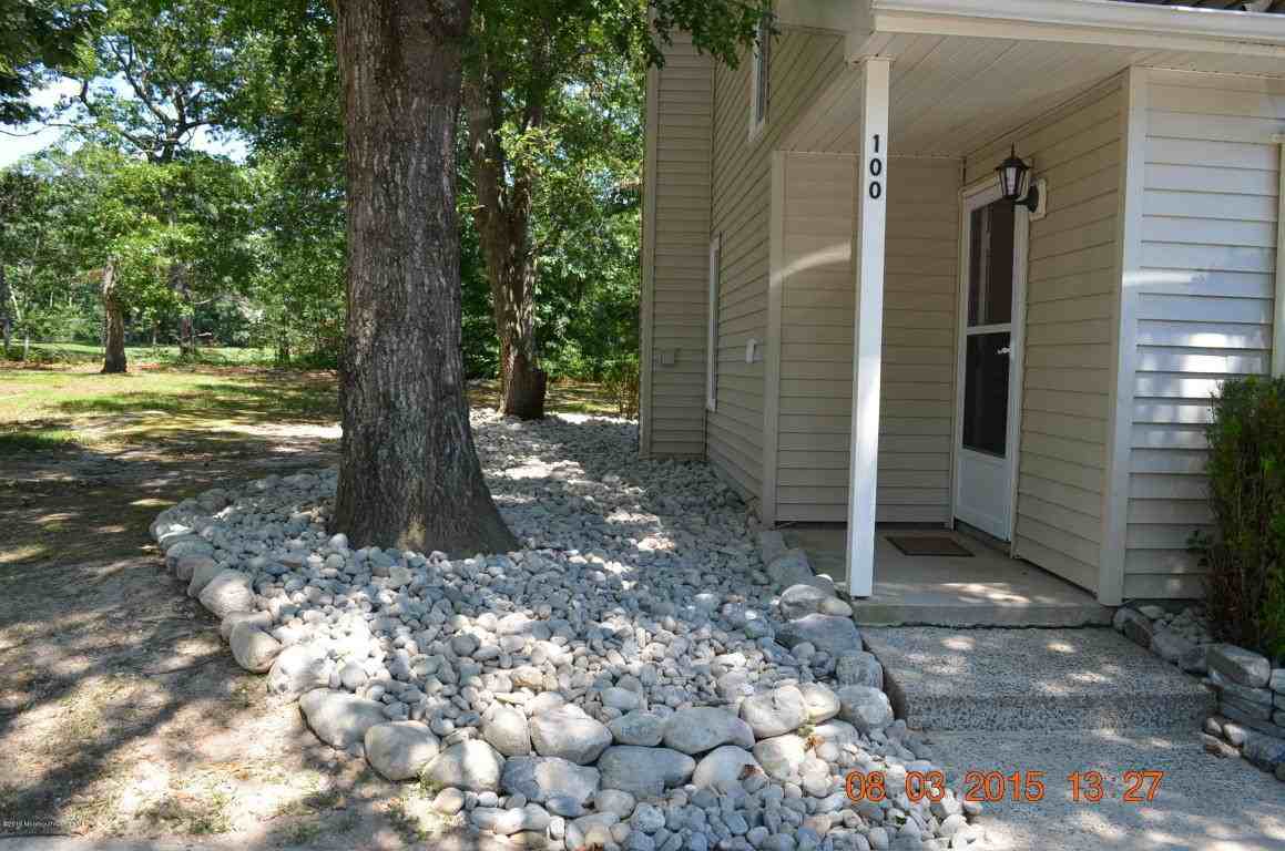 100 Tavistock Dr - Photo 3 of 19