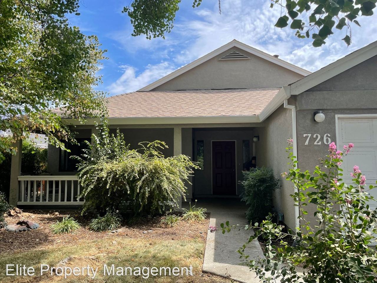 726 Donovan Ct - Photo 2 of 25