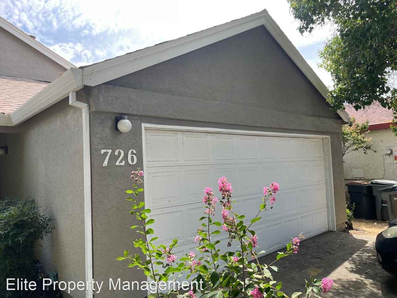 726 Donovan Ct - Photo 3 of 25