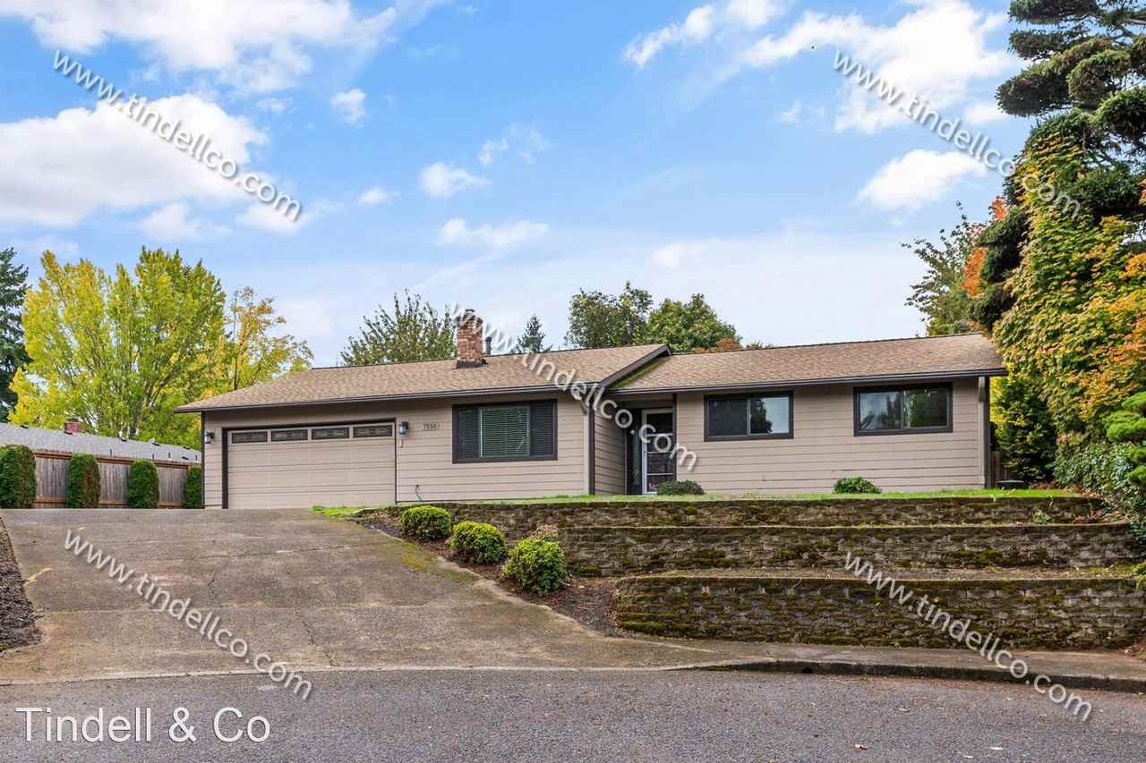 7550 Se Thompson Ct - Photo 2 of 39
