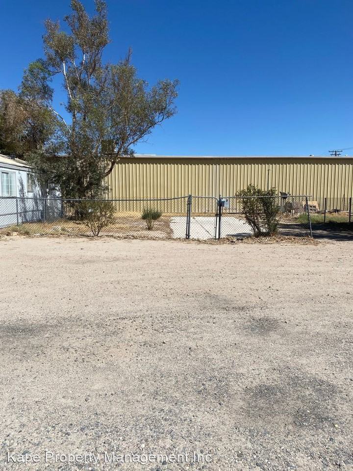 415 W Ridgecrest Blvd - Photo 3 of 6