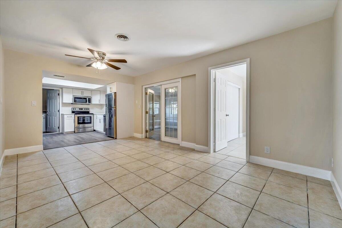 3661 Nw 28th Ct - Photo 3 of 8