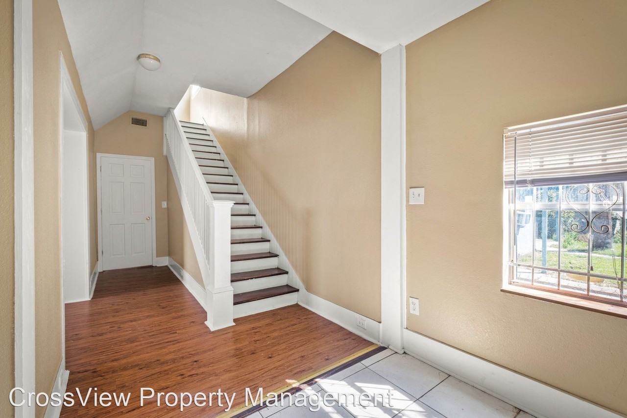 1119 Joseph St - Photo 3 of 25