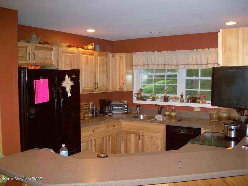 104 Hazelton Dr - Photo 3 of 19