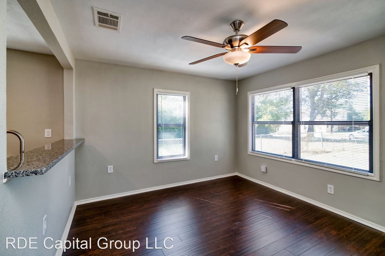 4523 Rockwood Dr - Photo 3 of 16