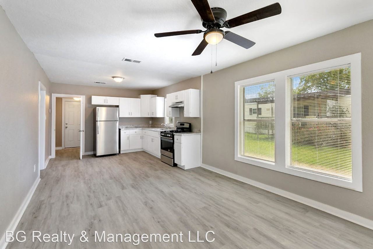 705 Murray St - Photo 2 of 10