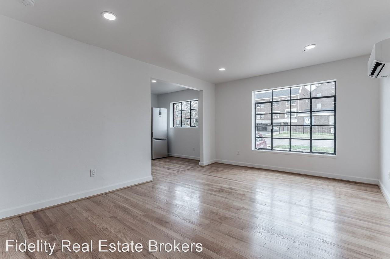 René Apartments - Photo 3 of 11