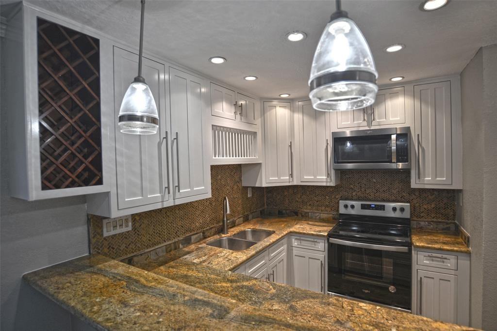 1537 Bonanza Rd - Photo 3 of 20