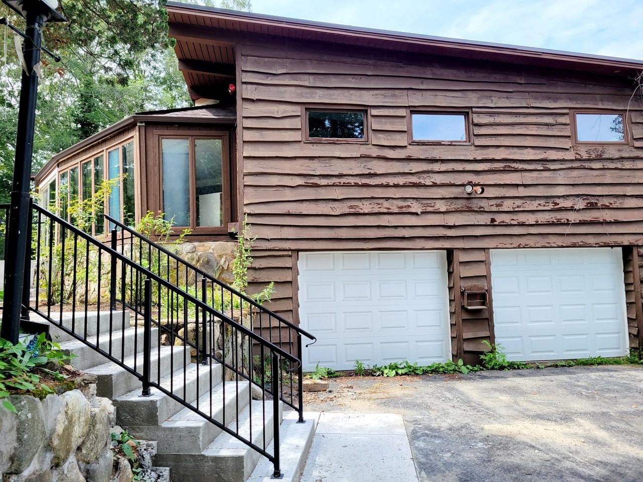 111 Reutemann Rd - Photo 2 of 22