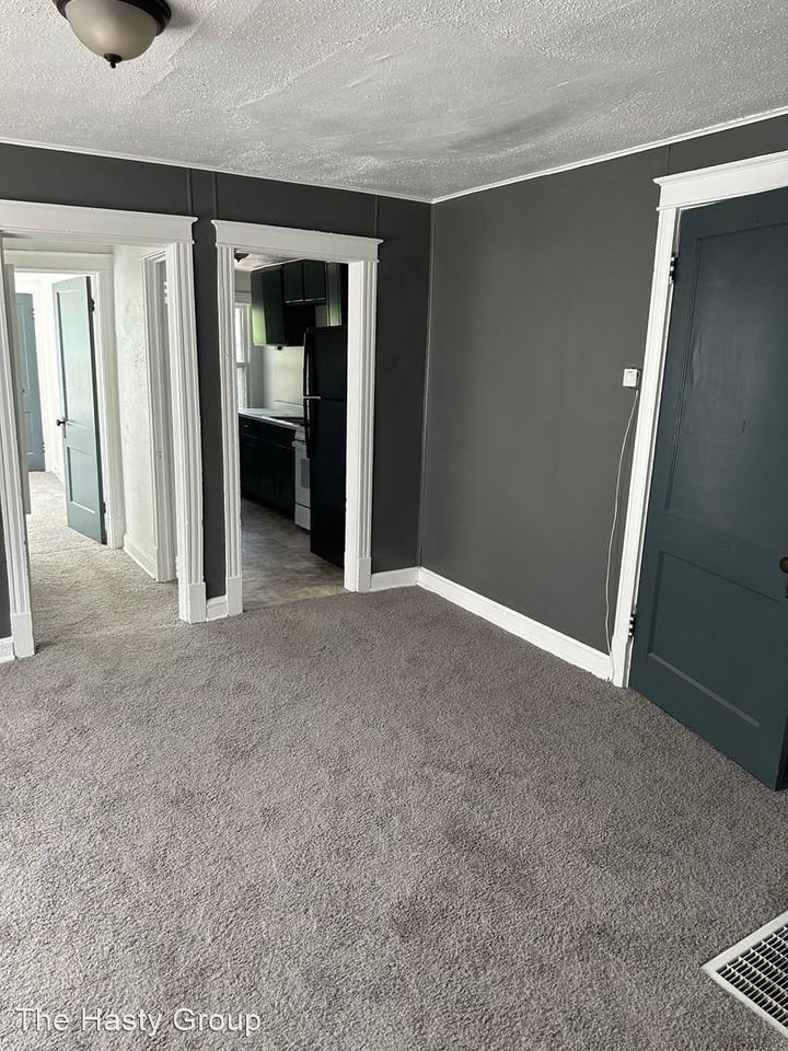 3710 Wabash Ave - Photo 3 of 15