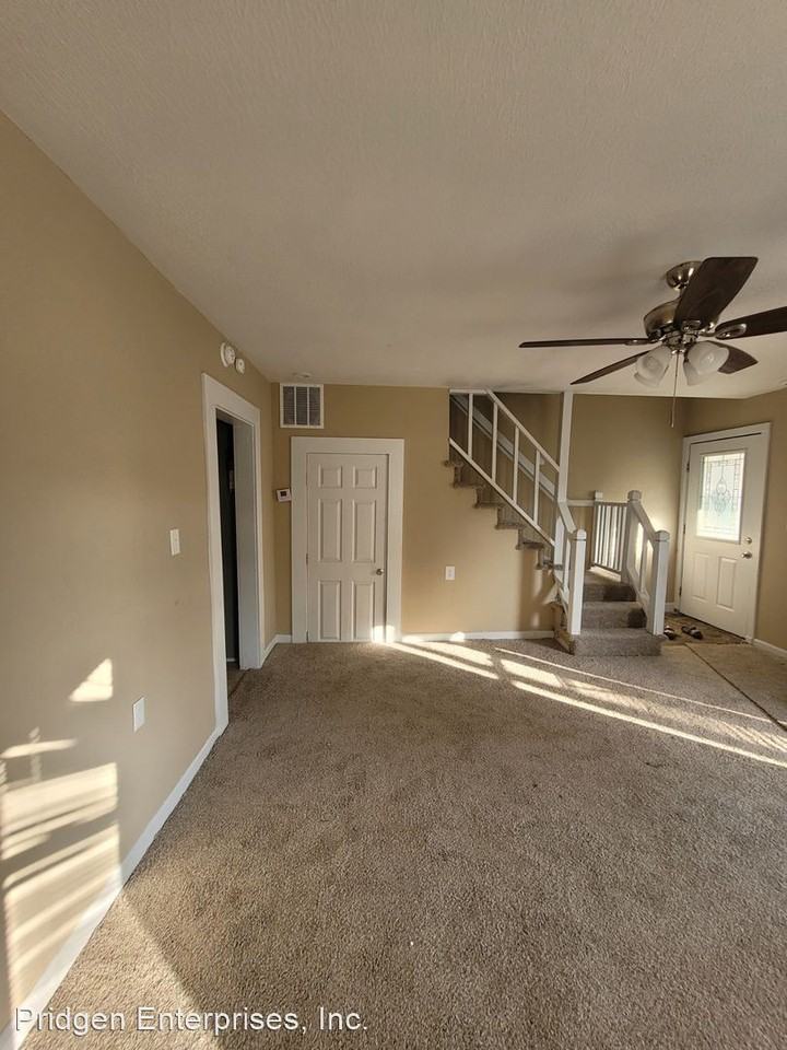 240 Second St - Photo 3 of 12