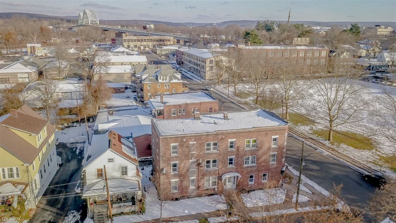 54 Grove St - Photo 2 of 13