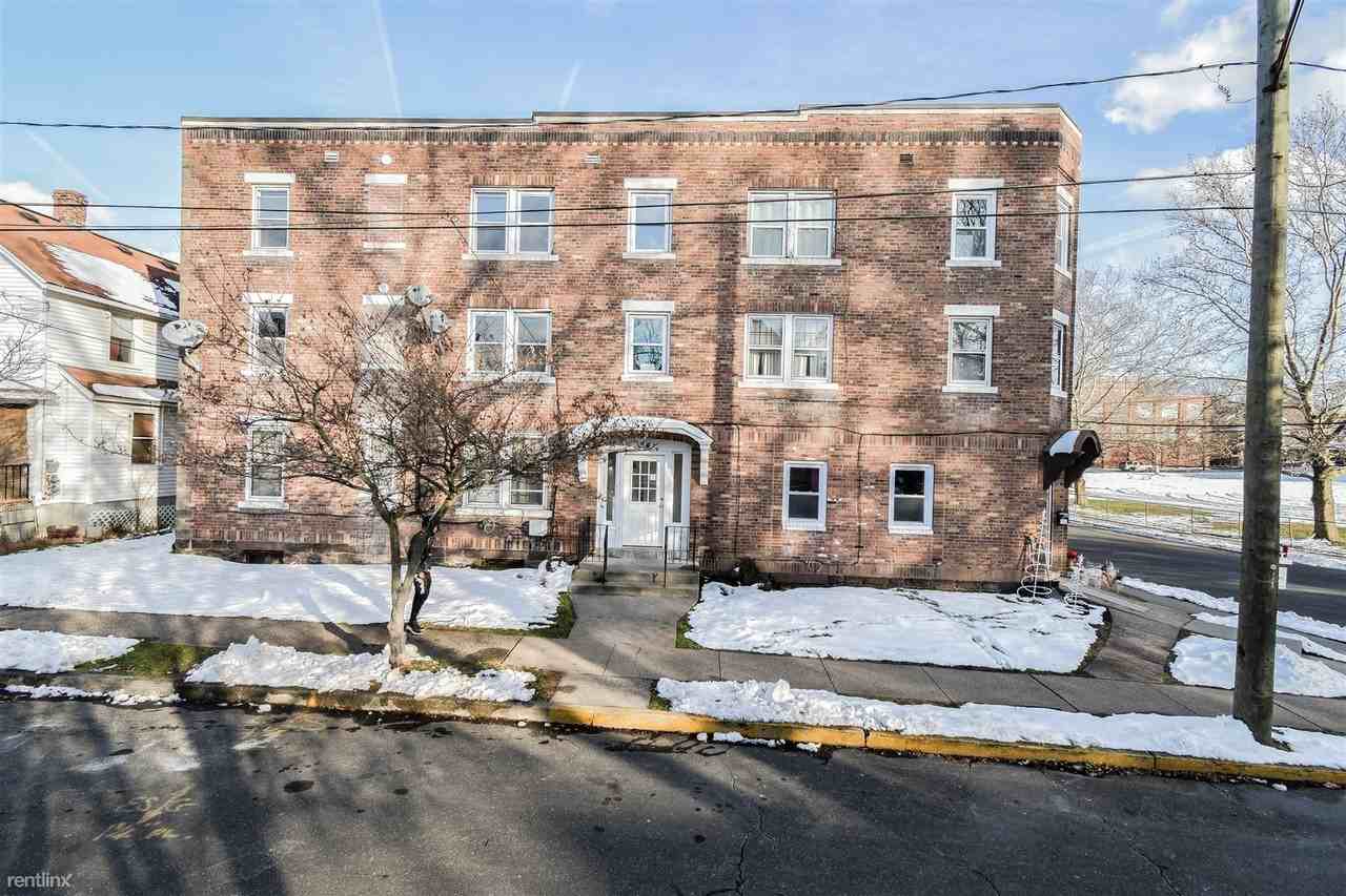 54 Grove St - Photo 3 of 13