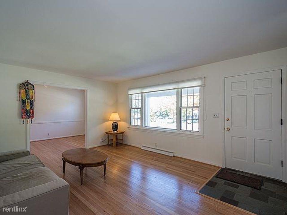 2045 Norfolk St - Photo 2 of 22