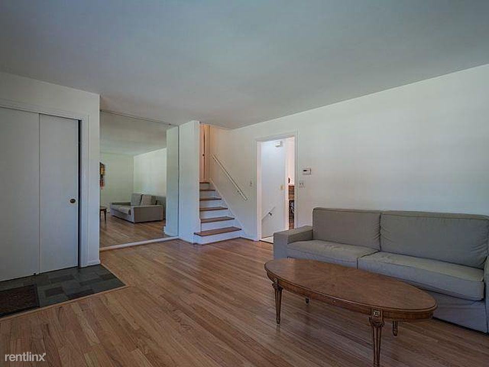 2045 Norfolk St - Photo 3 of 22