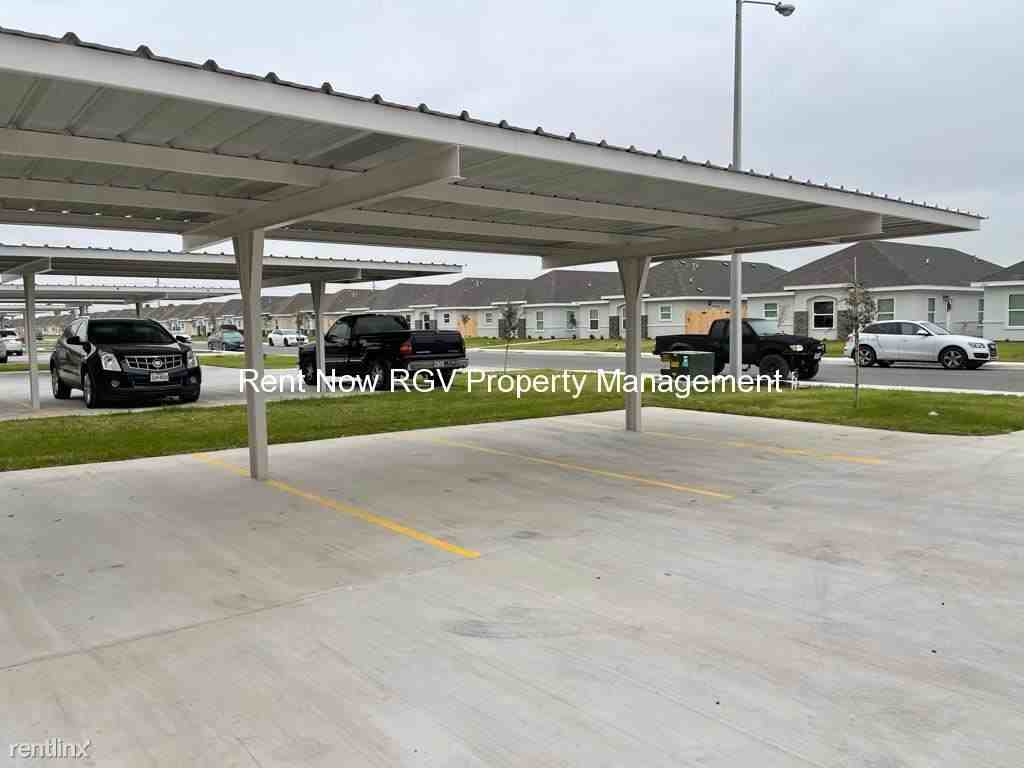 4901 N Winona Dr - Photo 3 of 10