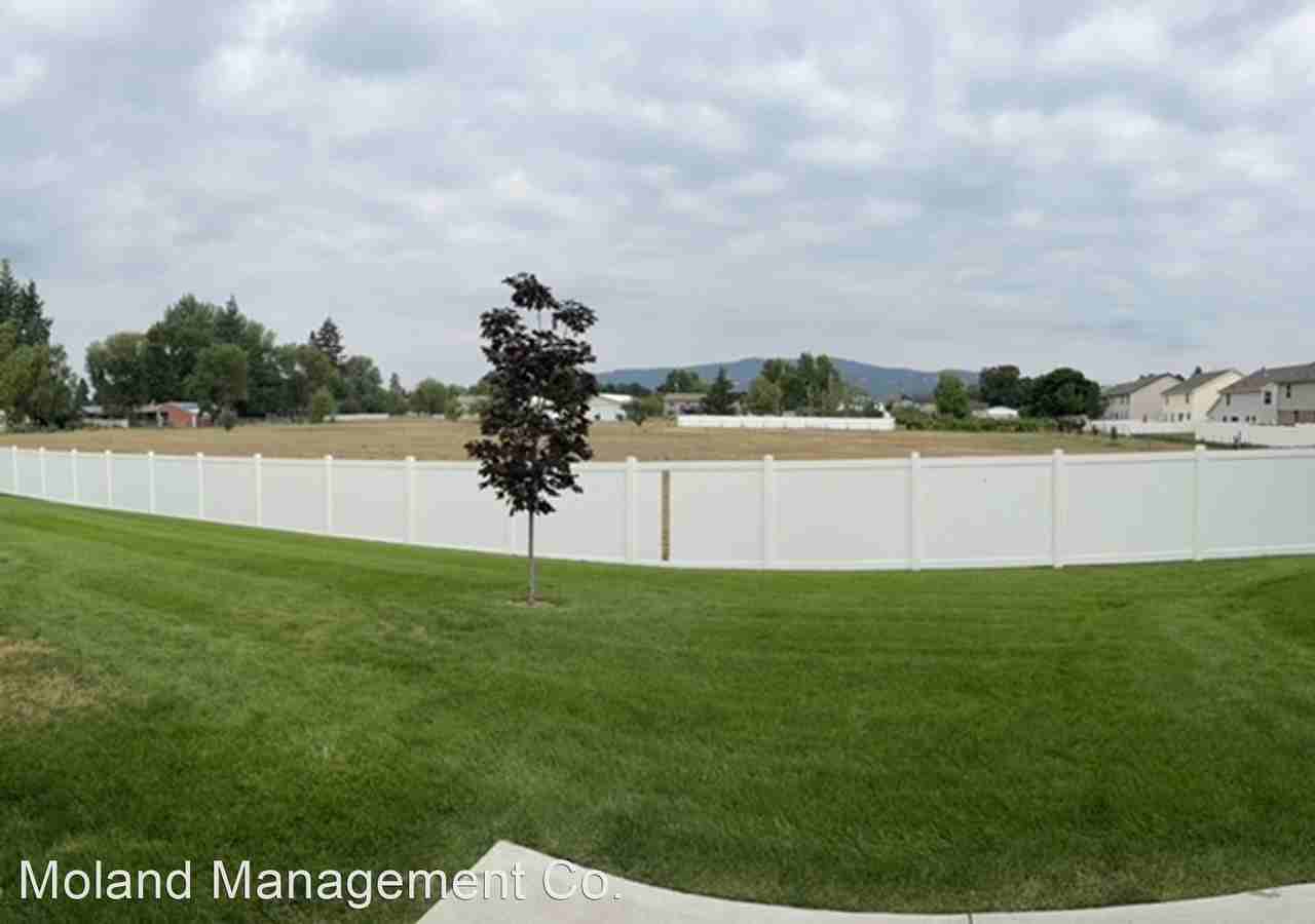 18009 - 18011 E Shannon Ave - Photo 3 of 13