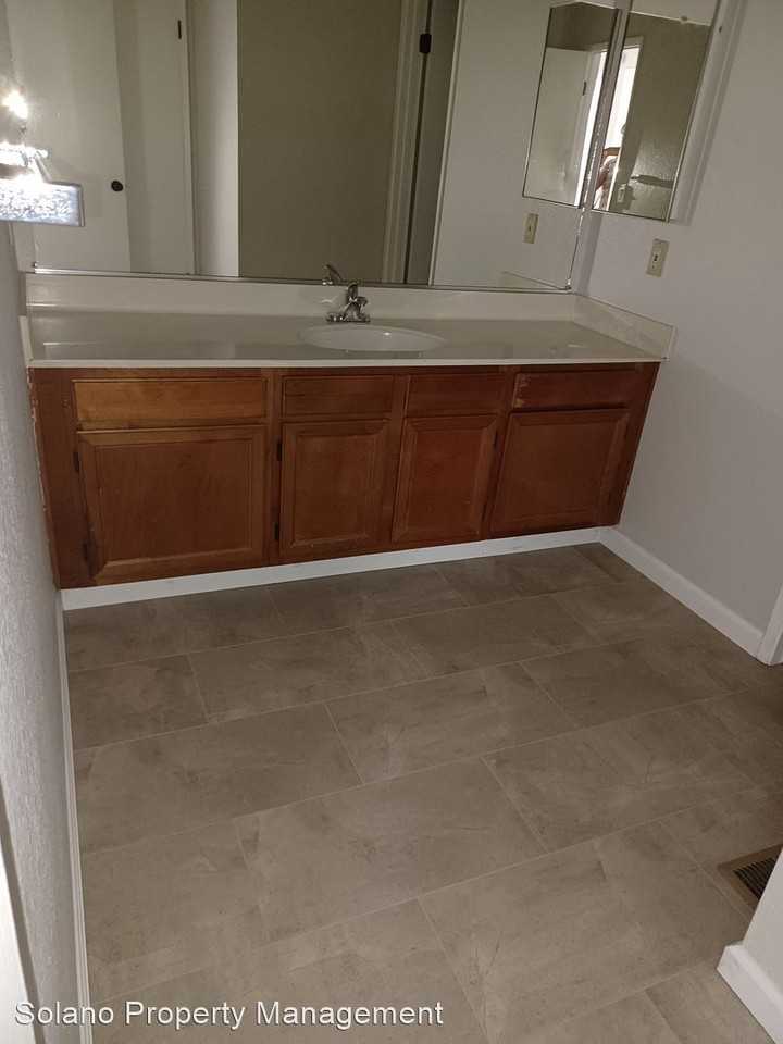 2140 Woolner - Photo 2 of 6