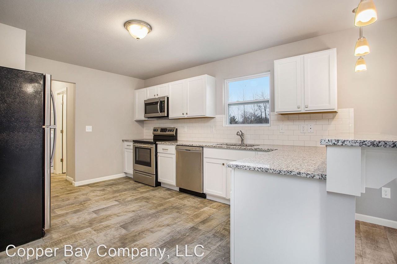 2893 Jordan River Dr - Photo 2 of 20