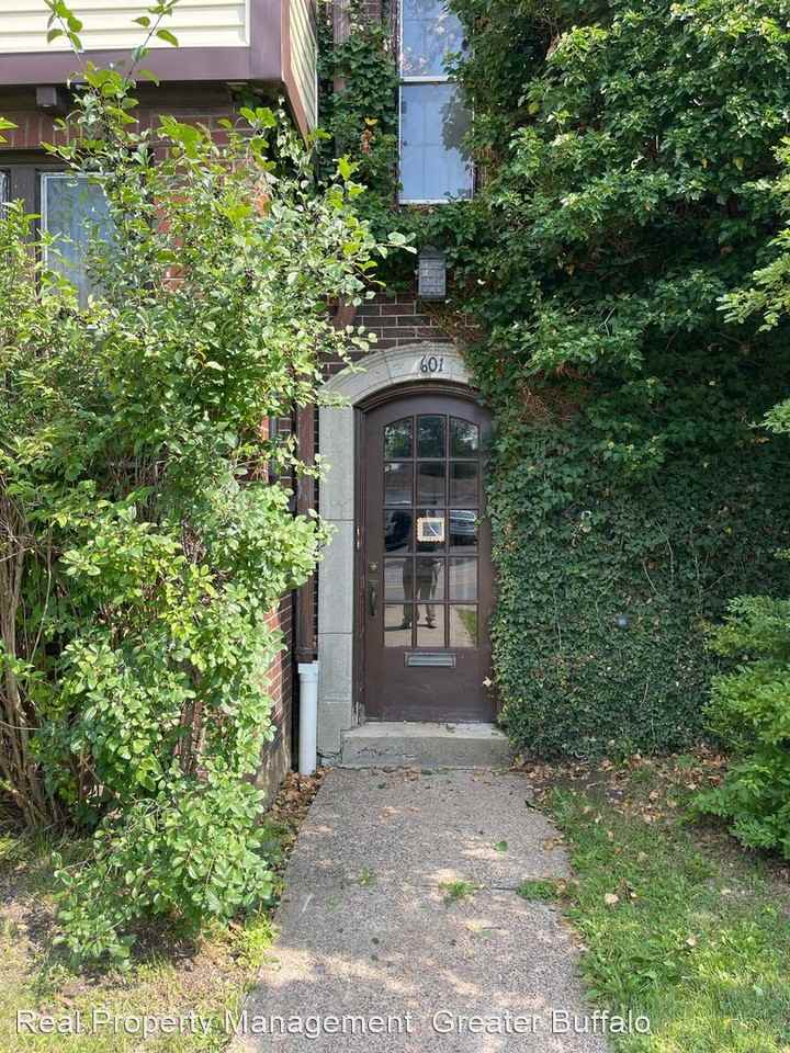 597-601 Kenmore Ave. - Photo 2 of 17