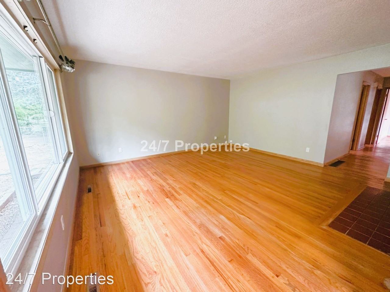 1816 Ne 132nd Ave - Photo 2 of 30