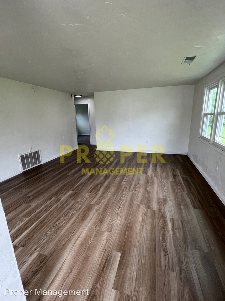 17 Trotter Ct - Photo 2 of 9