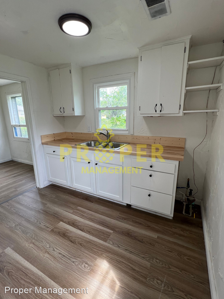 17 Trotter Ct - Photo 3 of 9