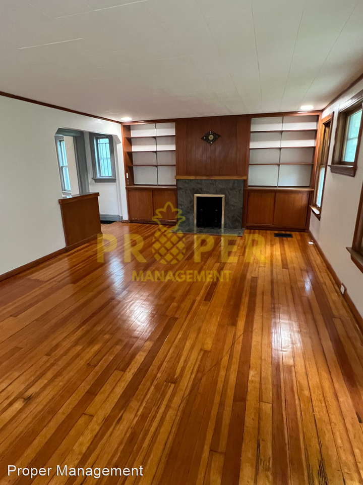 827 Superior Ave - Photo 2 of 11