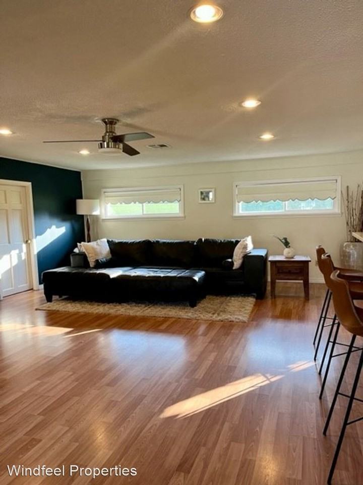 10241 Patterson Rd - Photo 3 of 31