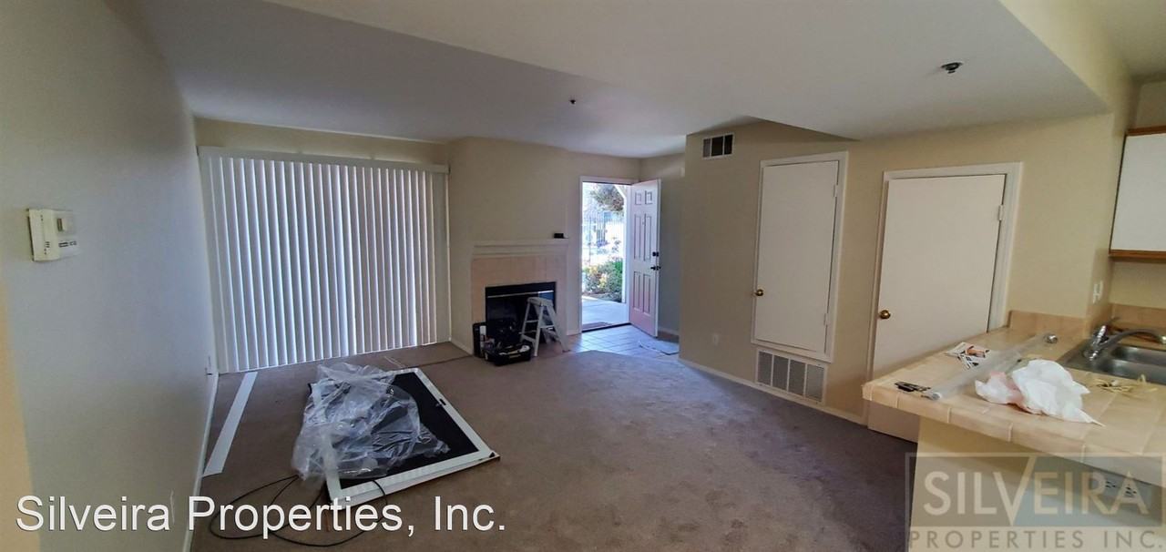 2479 Village Grn - Photo 3 of 20