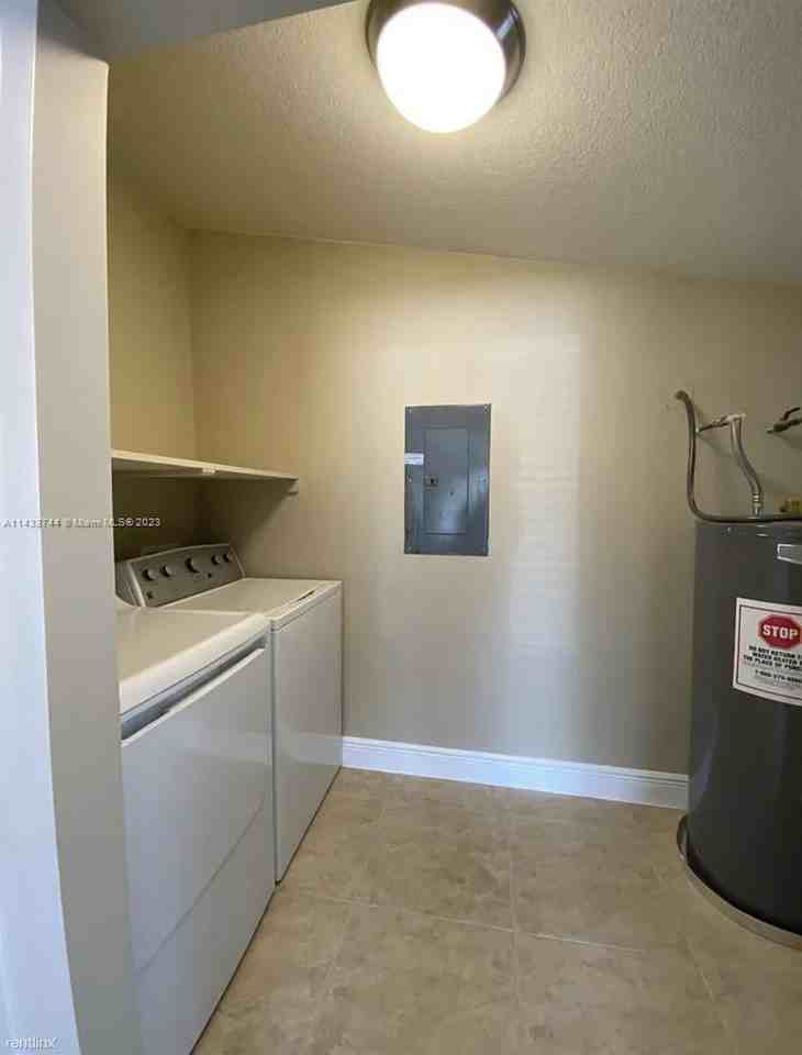 3260 Sw 87th Pl - Photo 3 of 12