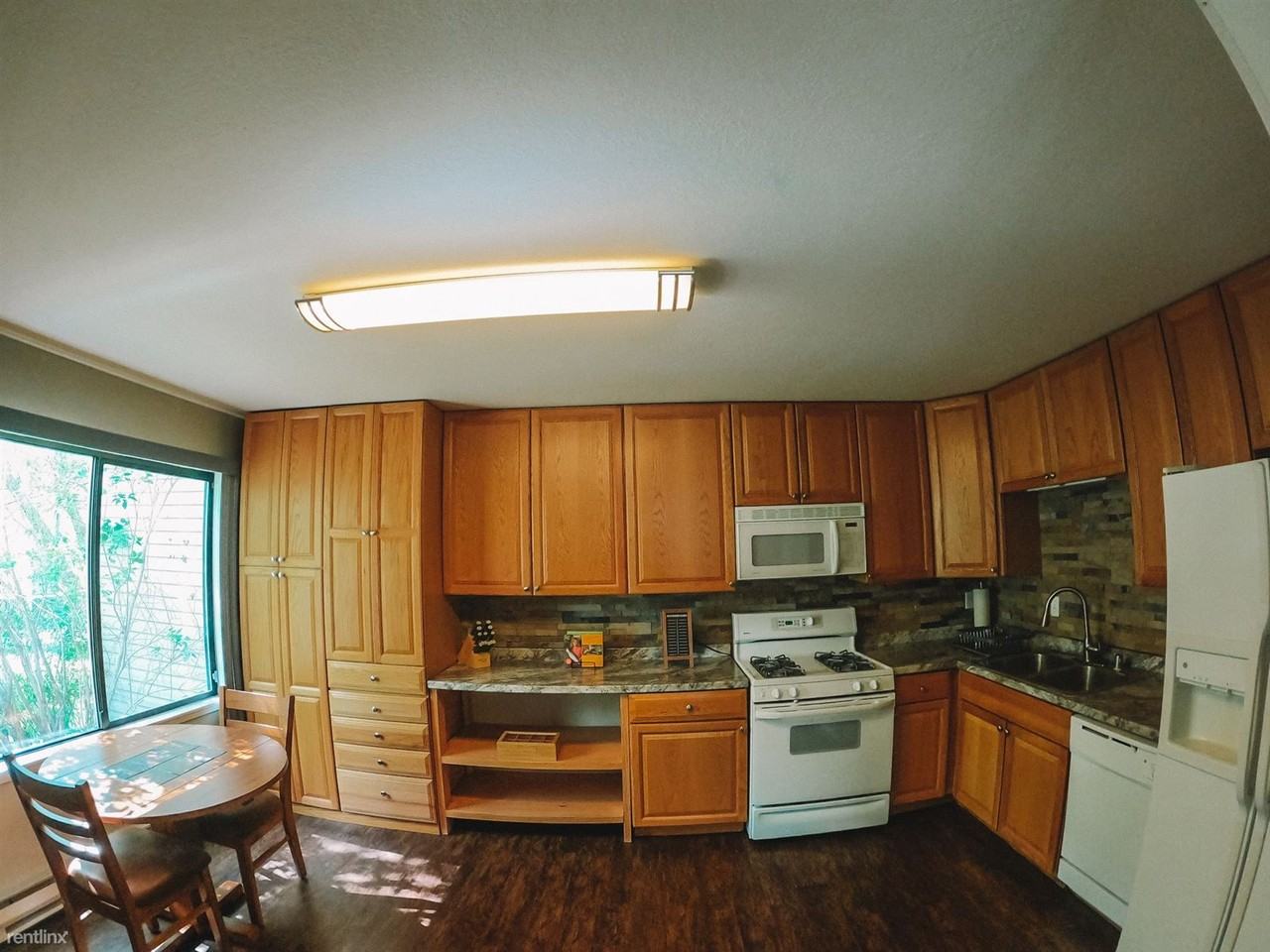 2224 Glacier St - Photo 2 of 7