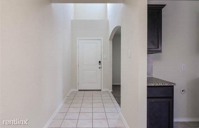 914 Decker Dr - Photo 3 of 21