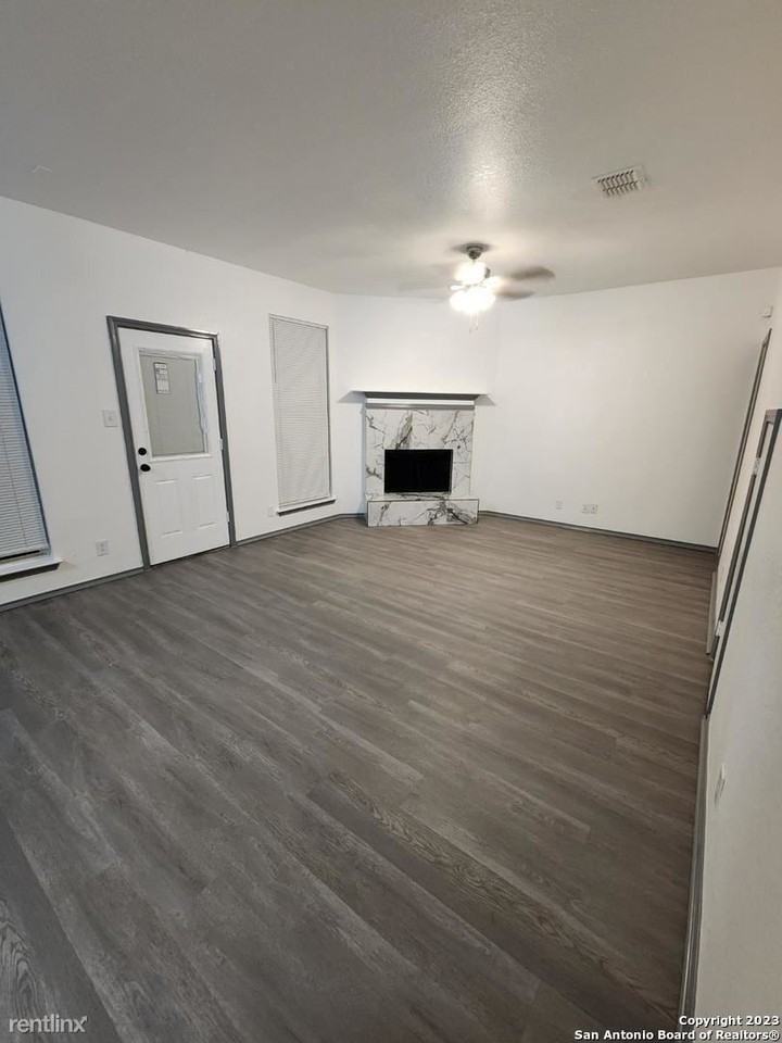 7123 Norman Ln - Photo 3 of 28