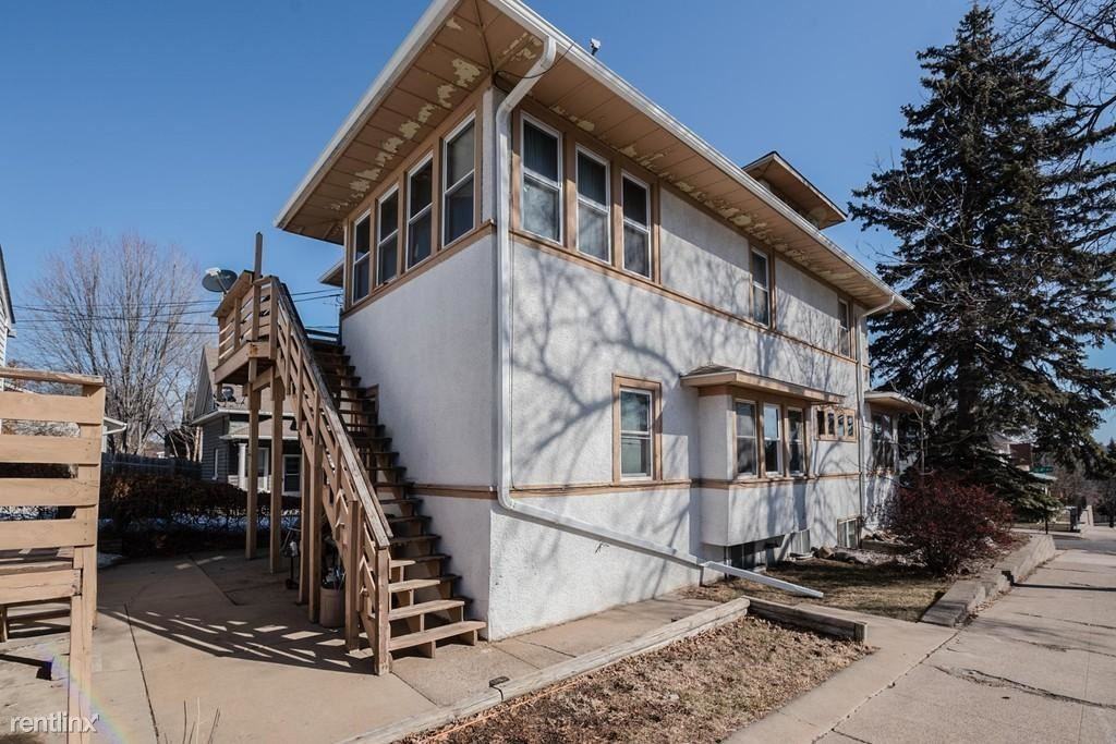 201 4th Ave N - Photo 2 of 4