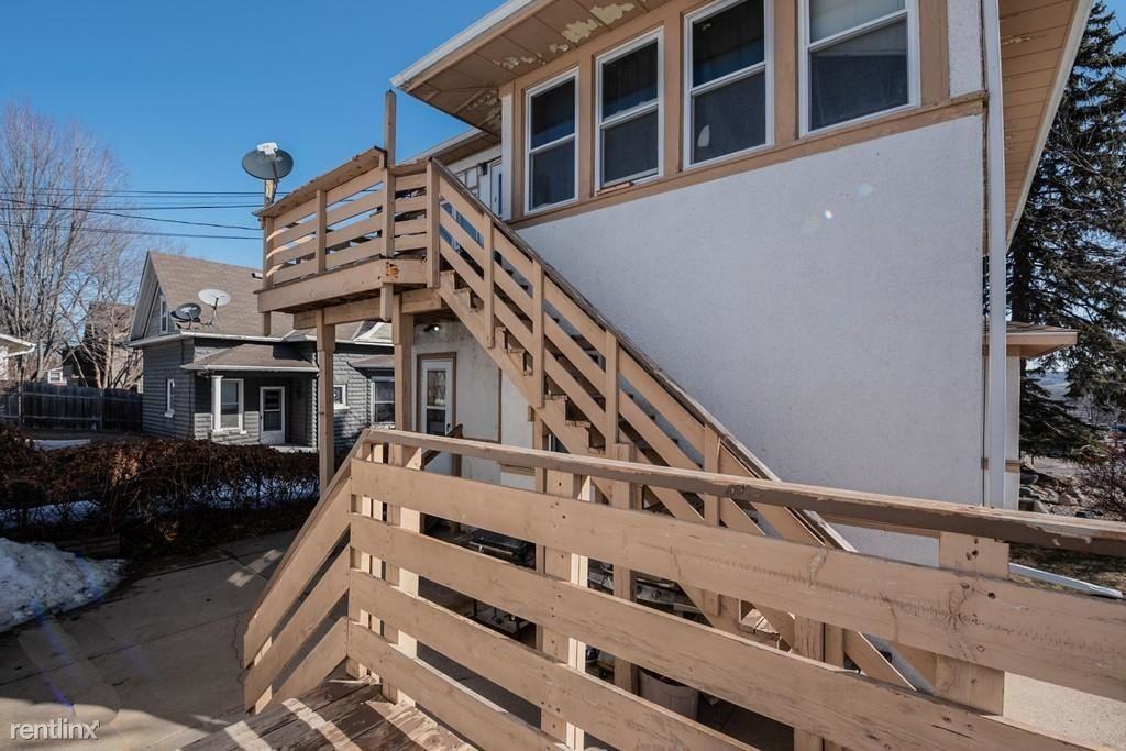 201 4th Ave N - Photo 3 of 4