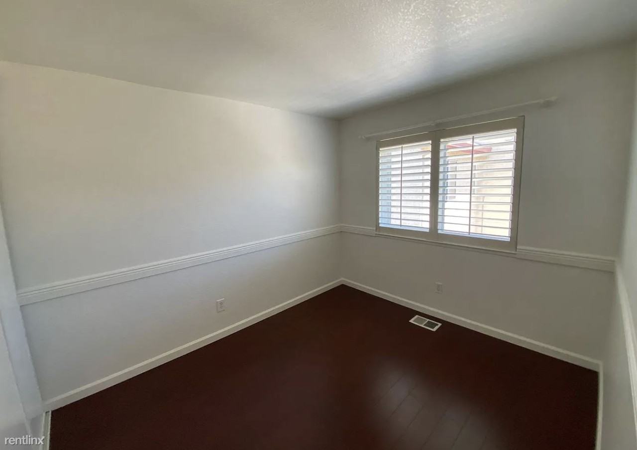 1958 Grove Ct - Photo 3 of 15