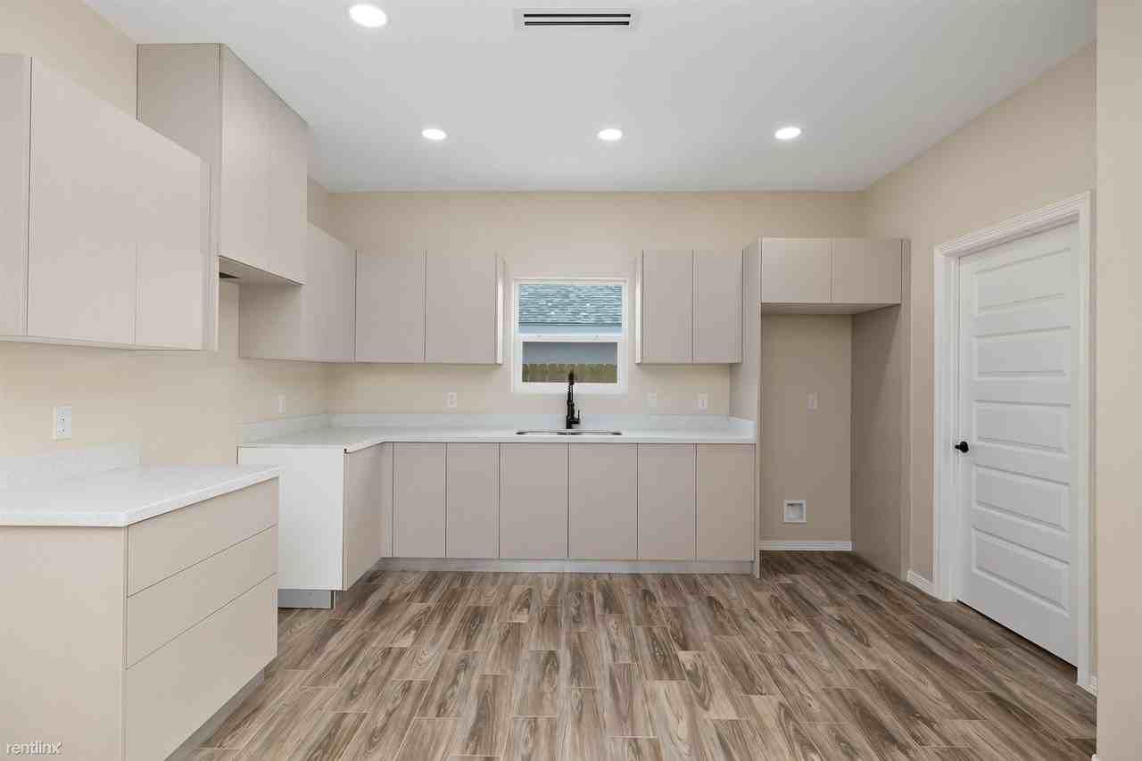 2305 San Charbel St - Photo 2 of 11