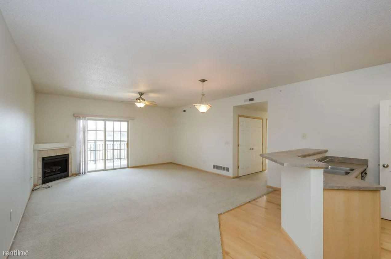 2458 Cascade Ln - Photo 2 of 10