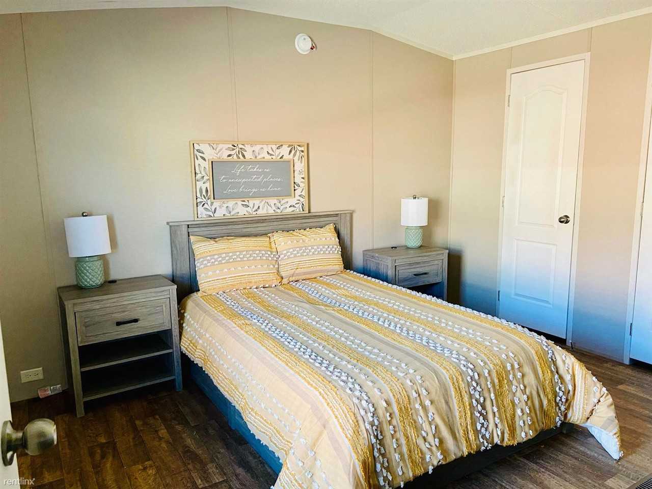 600 Holly Dr - Photo 2 of 7