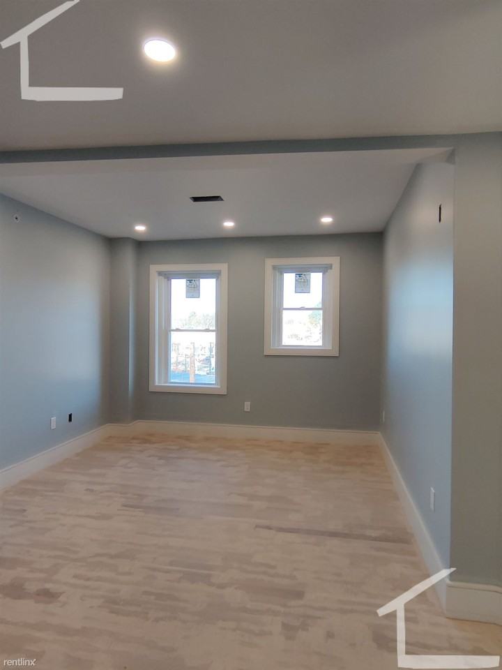 15 University Rd - Photo 2 of 12