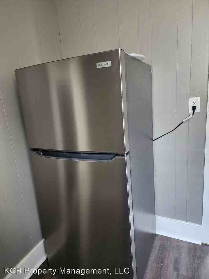 646-648 Columbus Street - Photo 2 of 8