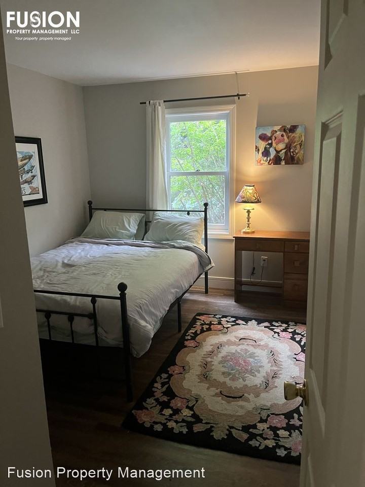 8 Pine Grove Ter - Photo 3 of 50