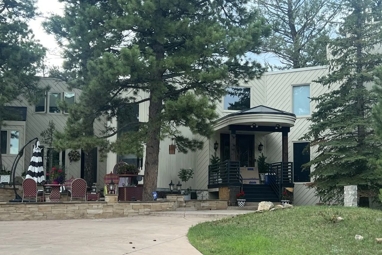 1617 Shooting Star Dr - Photo 2 of 10