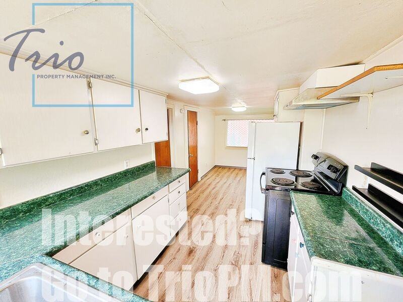 1673 1/2 Riverview St - Photo 3 of 13