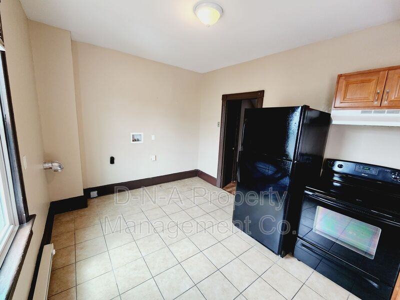 19 S 8th St 2nd Fl - Photo 3 of 6