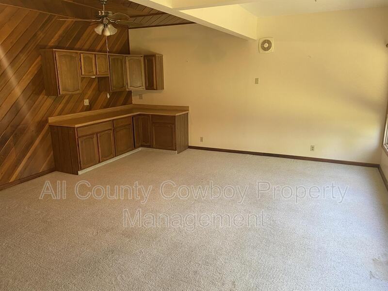 2132 Carrington Ct - Photo 5 of 15