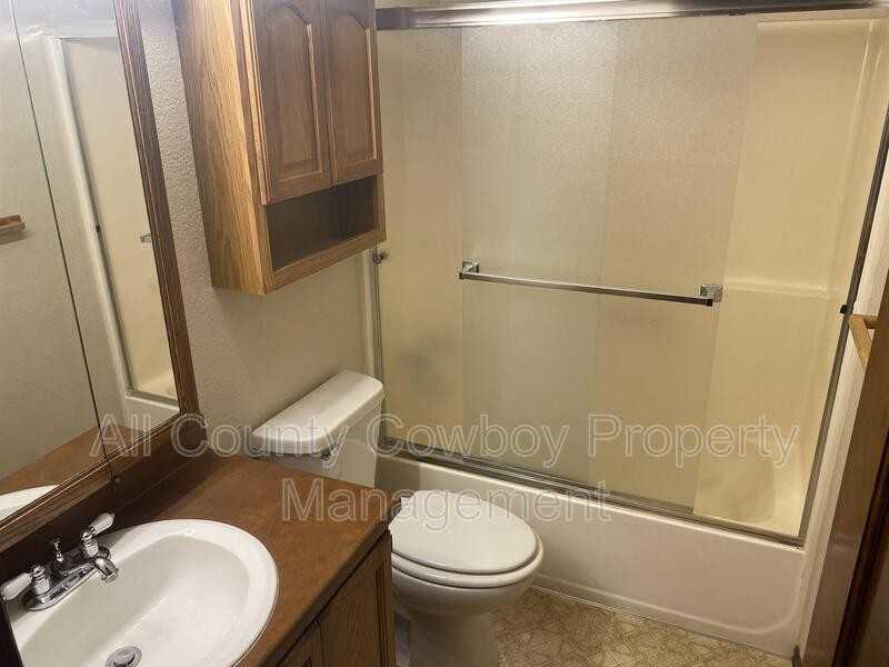 2132 Carrington Ct - Photo 7 of 15